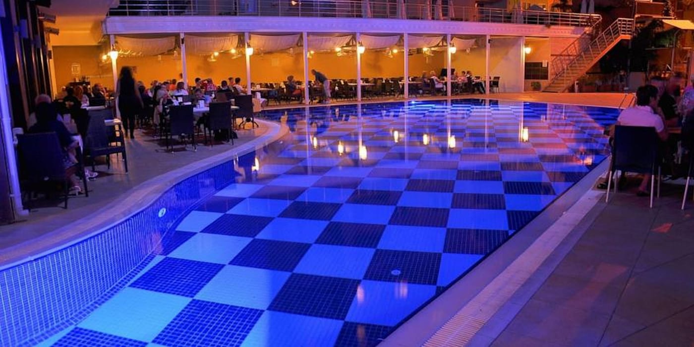 Tac-Premier-Hotel---Spa-Pool-68