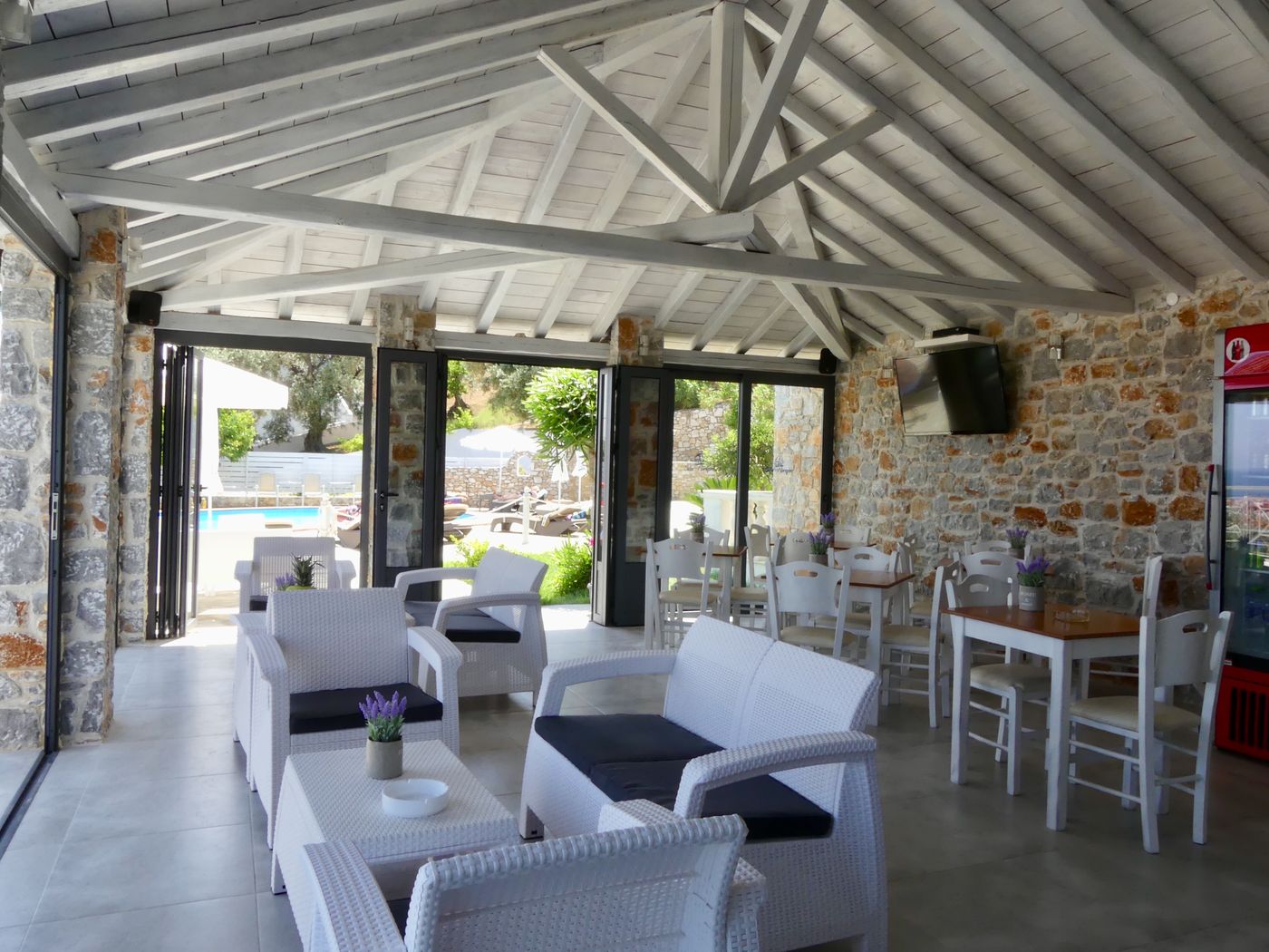 Blue-Horizon-Studios-Bar-24