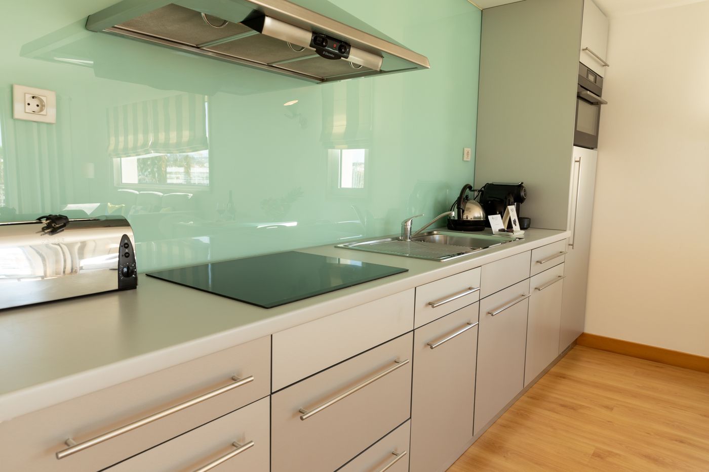 22.07.25 suites hotel Marina club