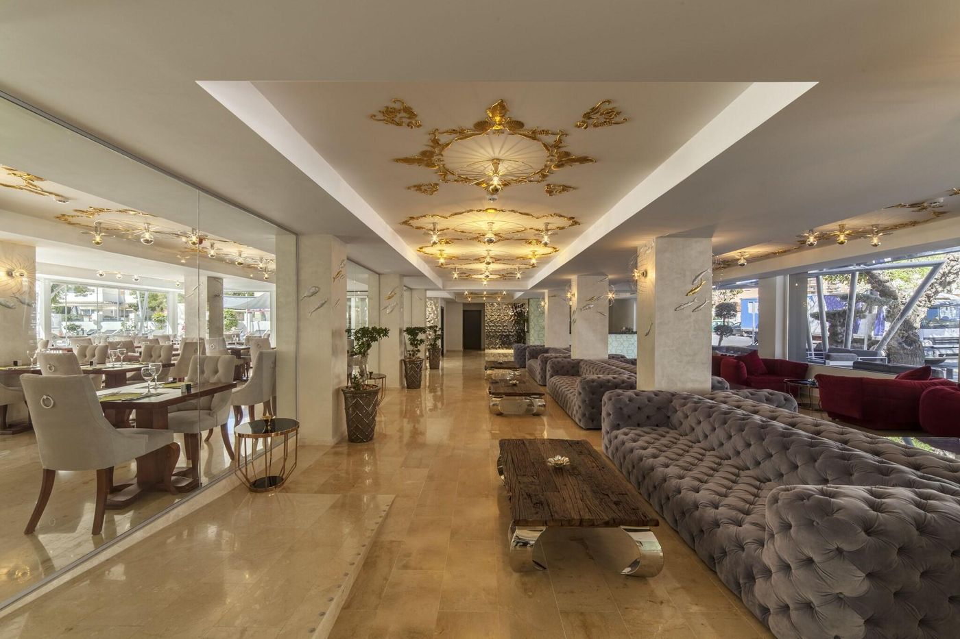 Don-Paquito-Lobby-60