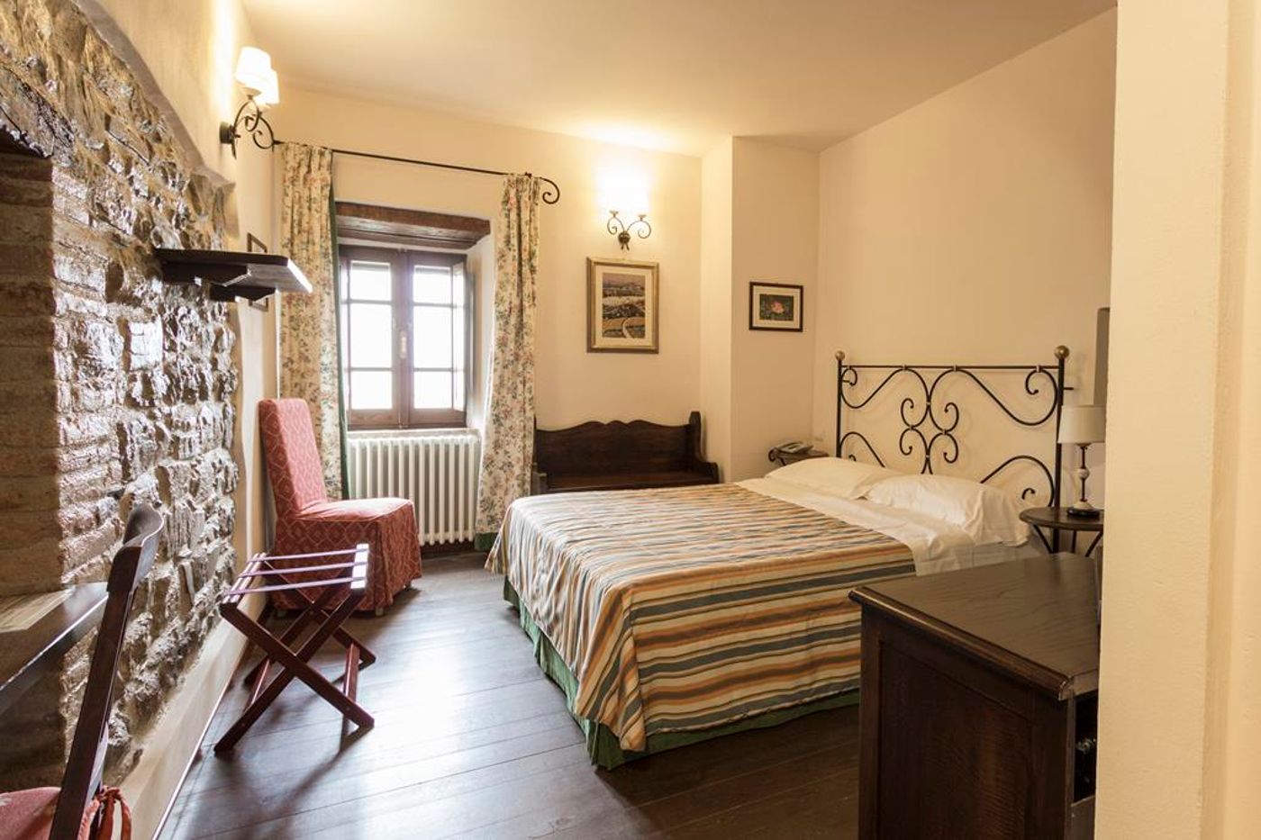 Castello di Petrata-Italy-Assisi-Room-9