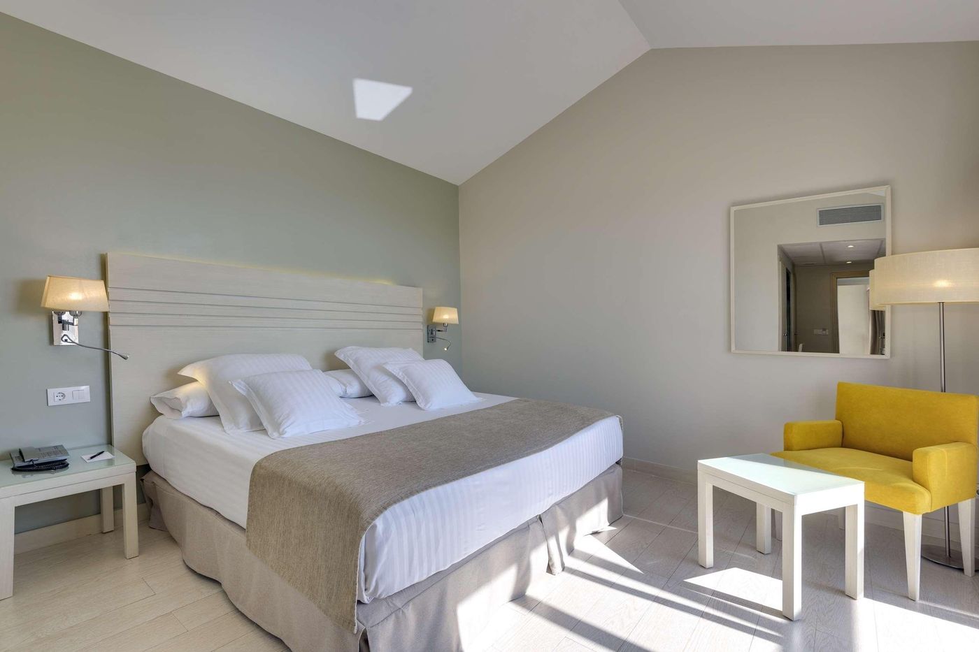 Barcelo-Costa-Ballena-Room-30