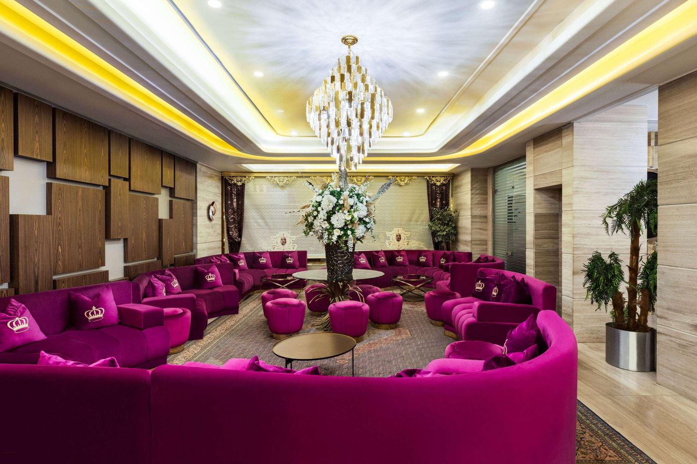Ramada-by-Wyndham-Istanbul-Pera-Lobby-1