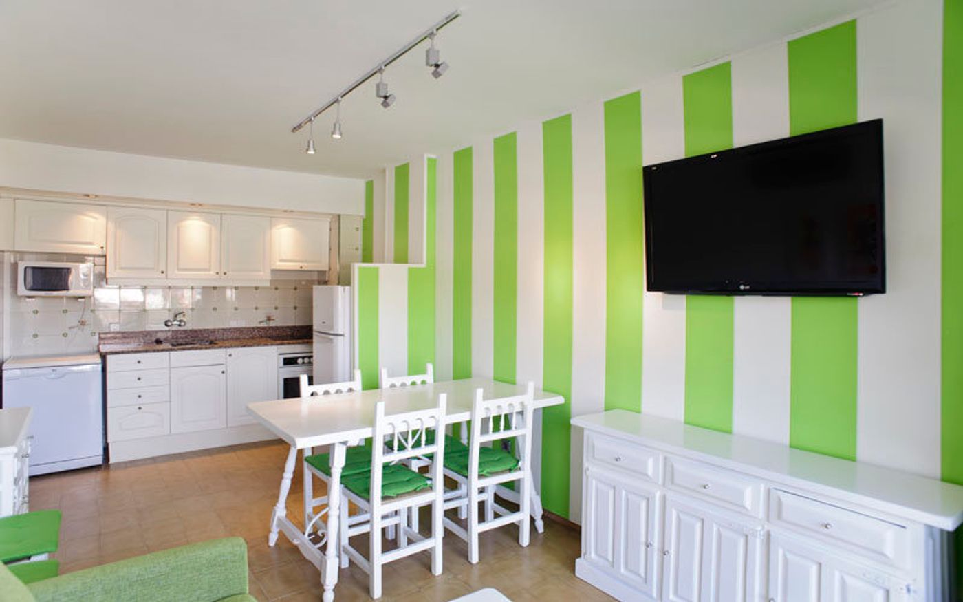 Salles-Beach-Apartments-Room-20