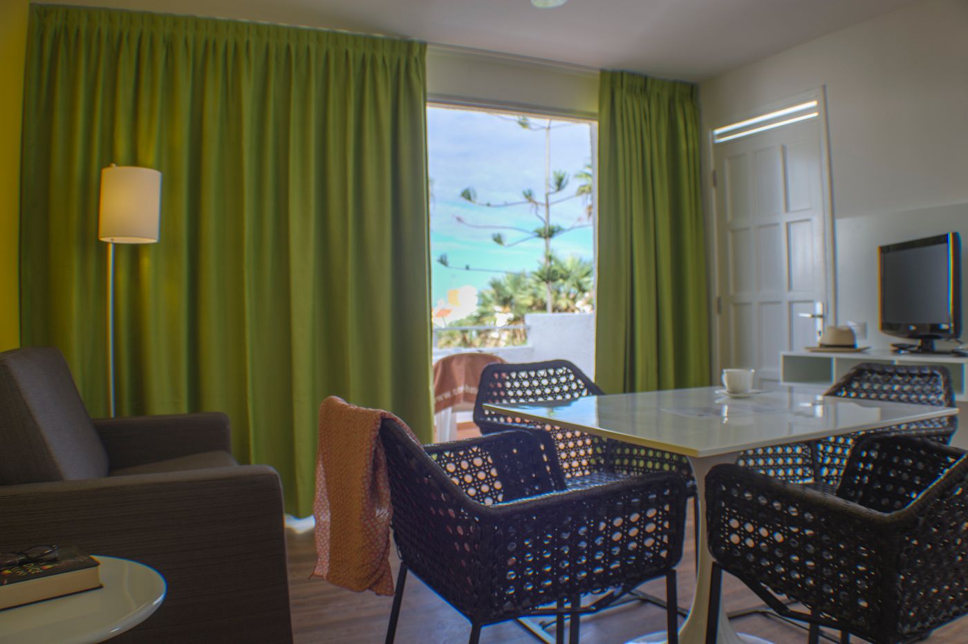 Coral California - Adults Only