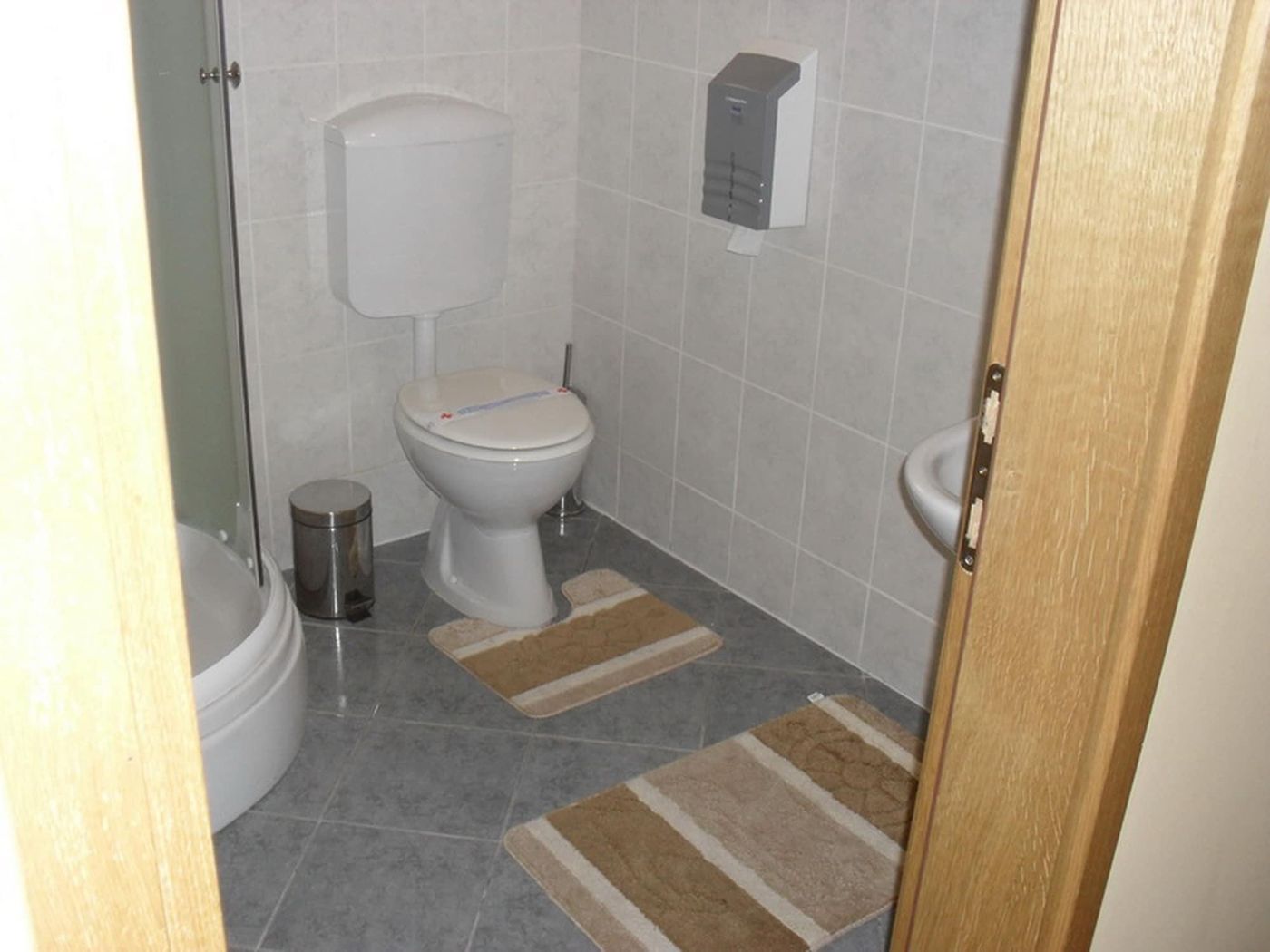 Rooms Elez-Croatia-ZAGREB-Room-8