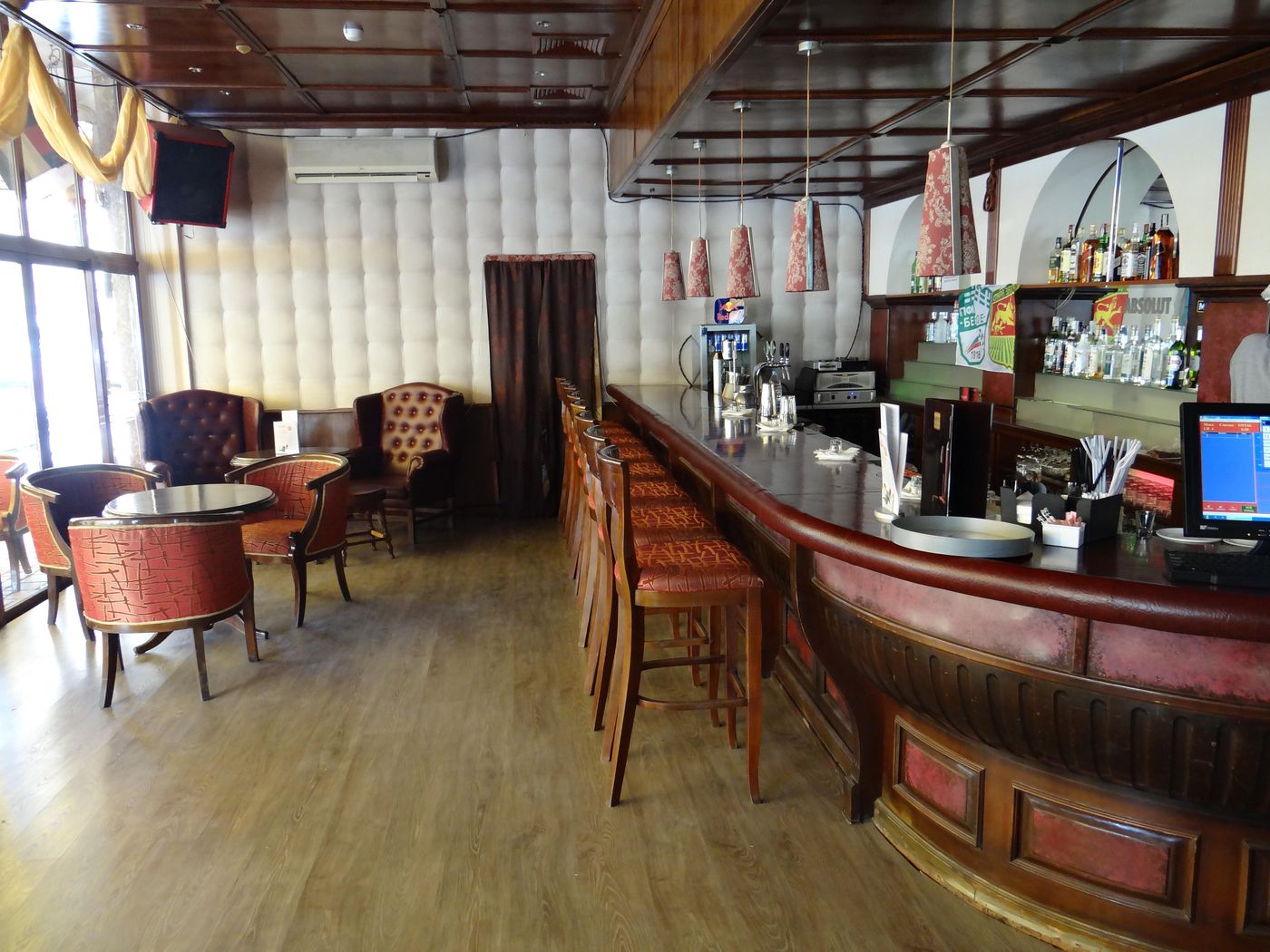 Mpm-Royal-Central-Bar-18