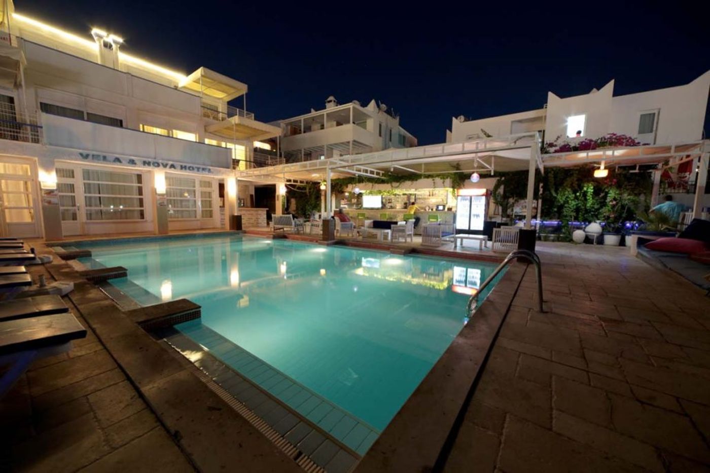 Sky Nova Suites Hotel