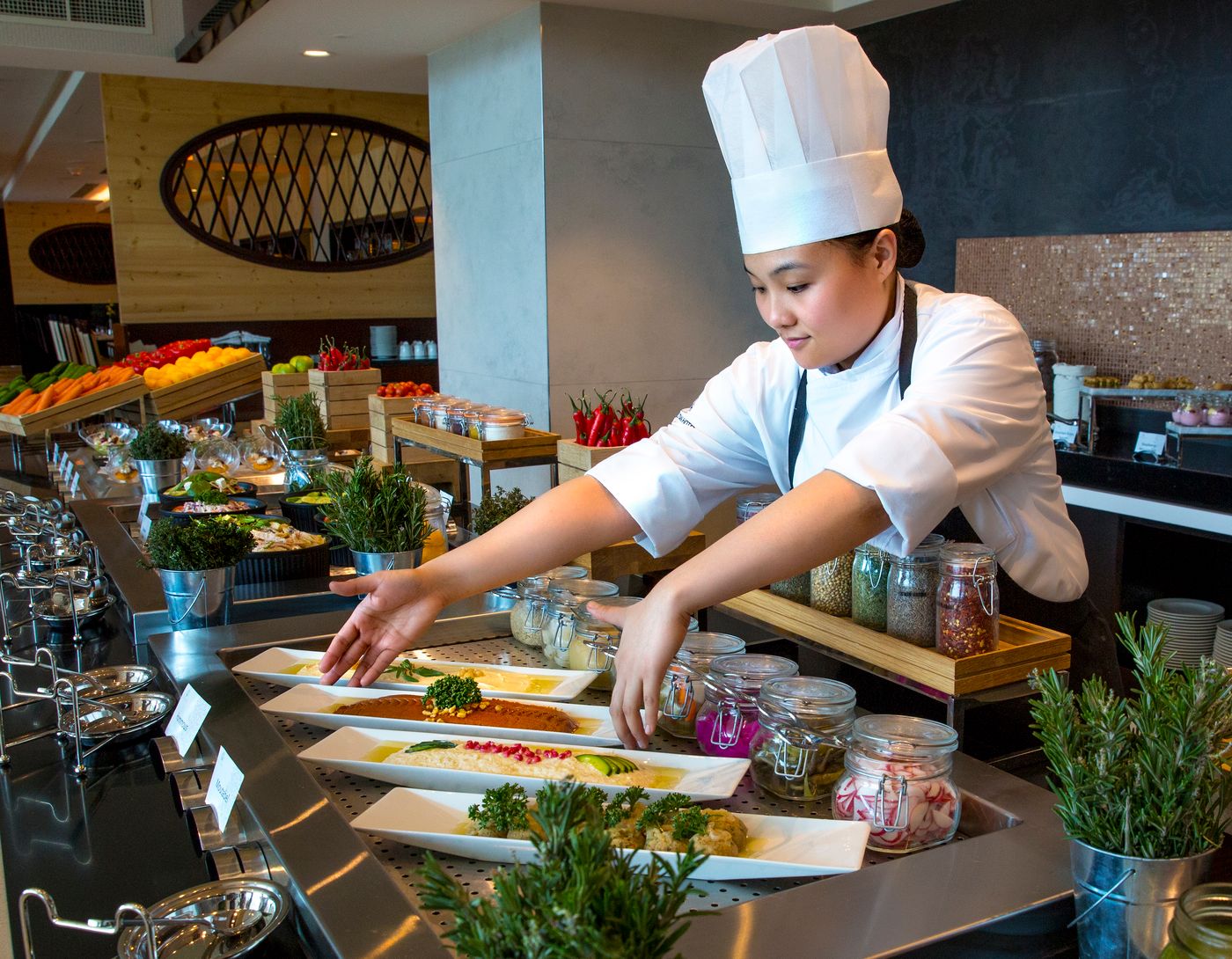 Metropolitan-Hotel-on-Sheikh-Zayed-Road-Dubai-Restaurant-79