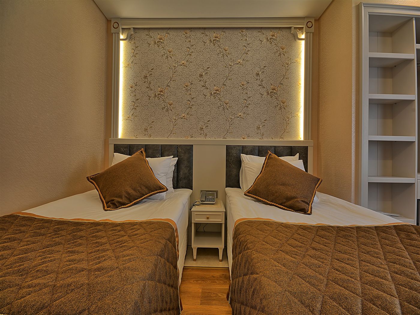 Samir-Deluxe-Hotel-Room-14