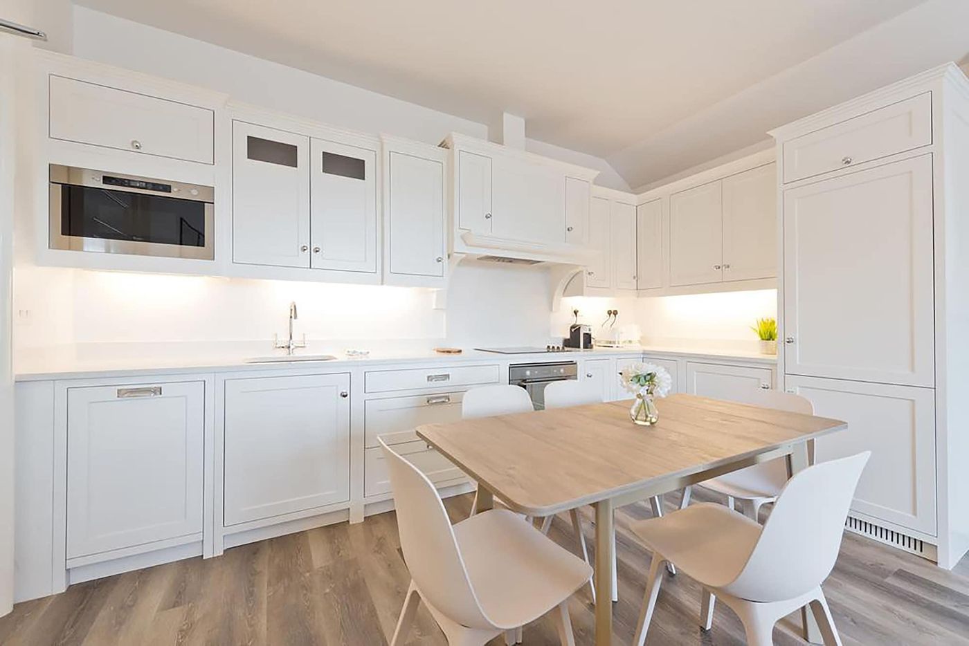 Henrietta-Suites-City-Centre-Room-9