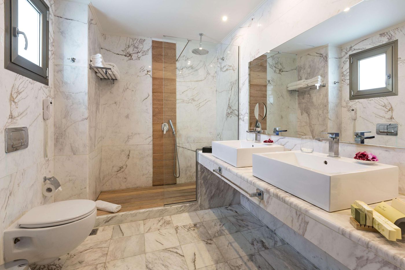 The-Royal-Blue-Room-49