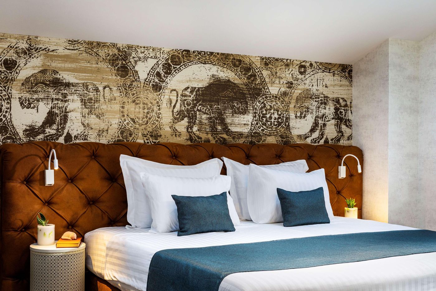 Gallery-37--BW-Premier-Collection-Room-17