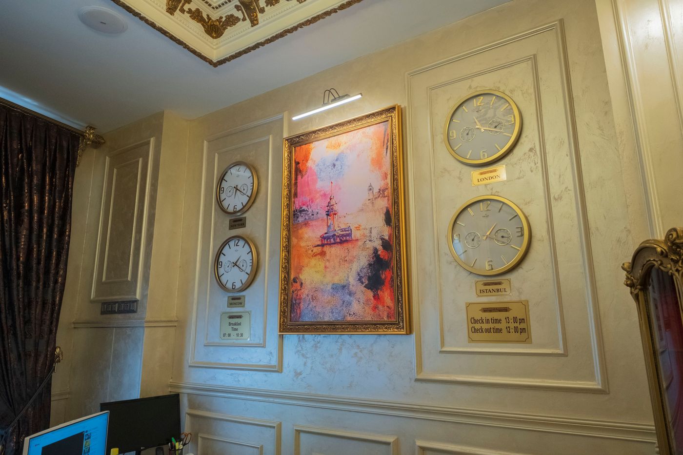 Solomon-s-Mansion-Hotel-Lobby-8