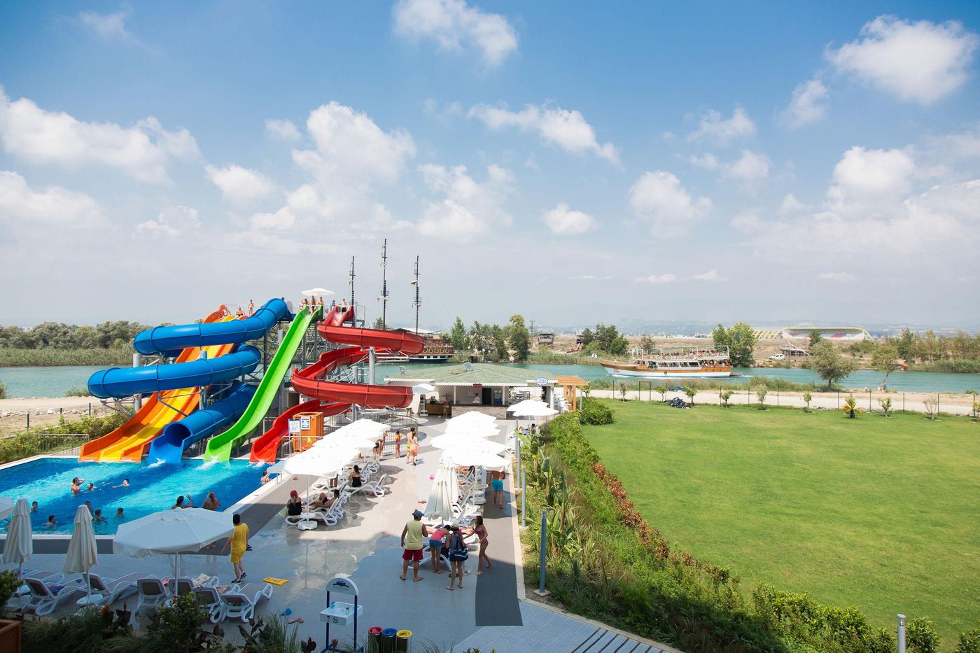 Water-Side-Resort-and-Spa-Sports-and-Entertainment-12