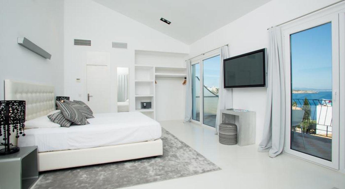 Hotel Zhero-Hostal Deluxe