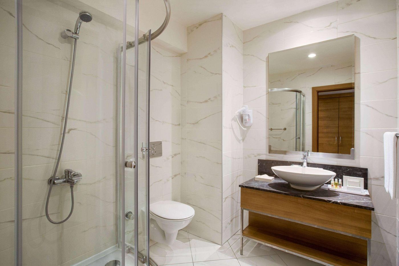 Wyndham-Garden-Lara-Room-28