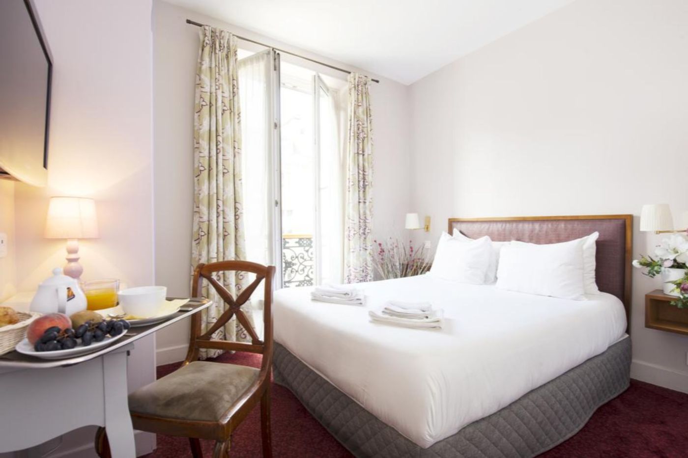 France-Louvre-Room-8