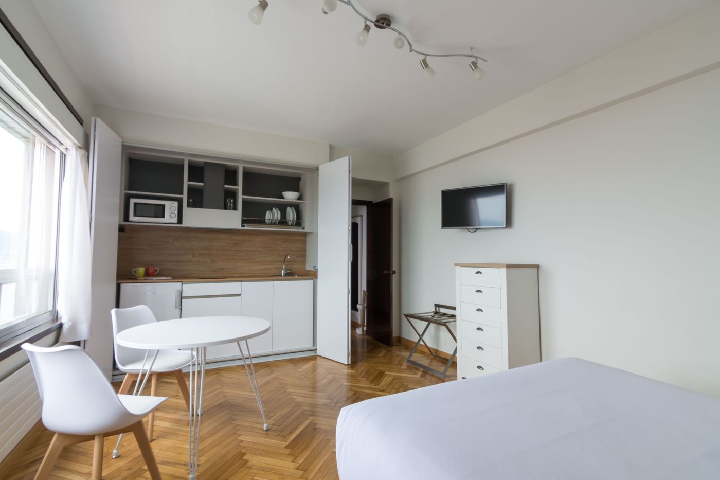 Bahia de Vigo-Spain-VIGO-Room-1