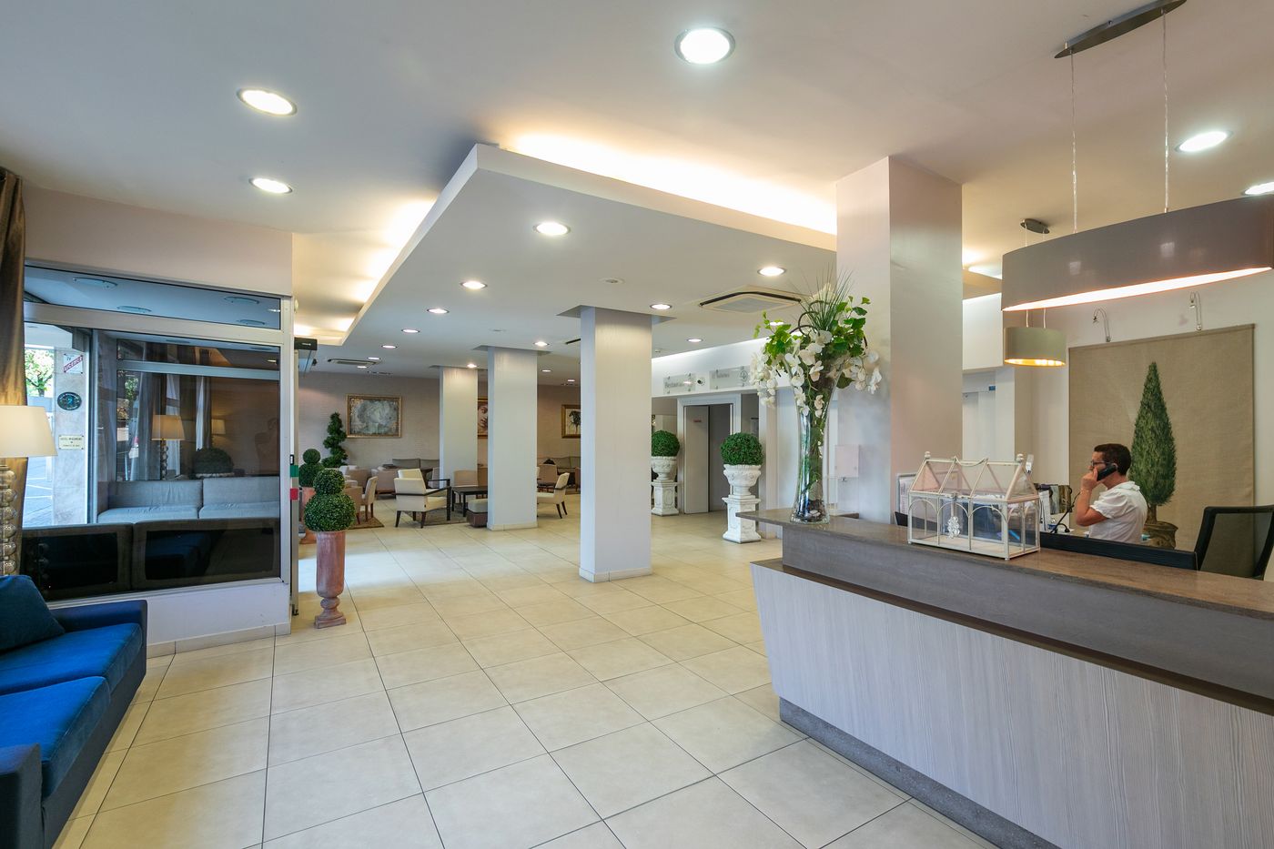 Hotel Miramont-France-LOURDES-Lobby-3