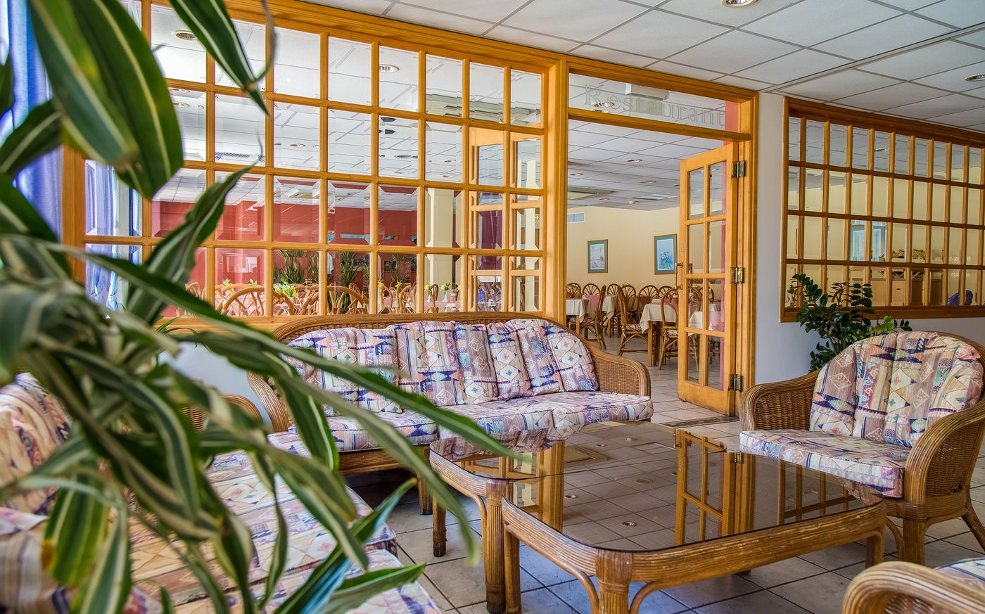 Green-Bungalows-Hotel-Apartments-Restaurant-38