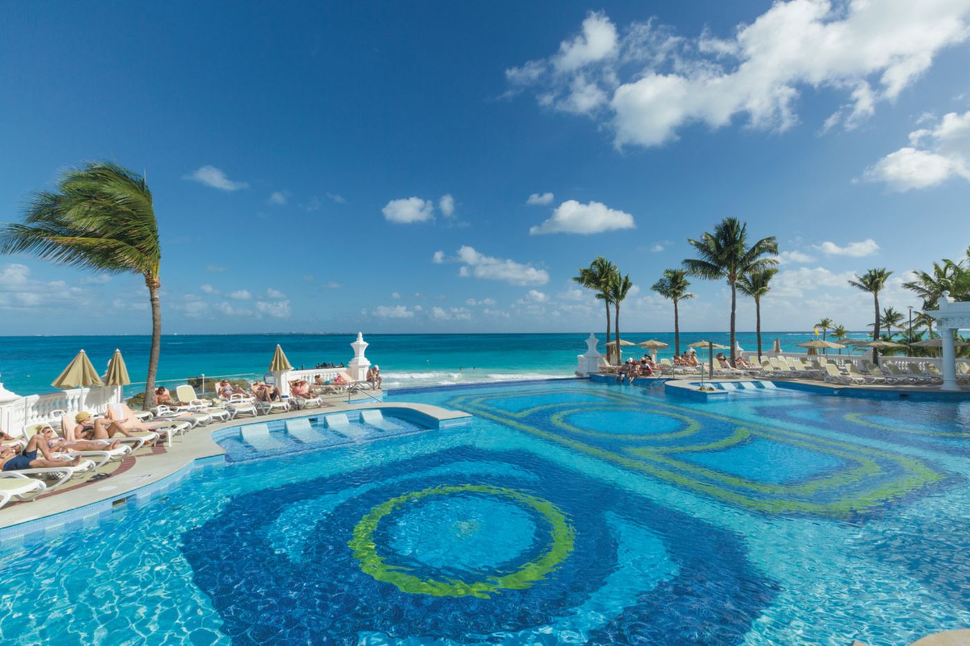 Riu-Palace-Las-Americas-All-Inclusive-Pool-58