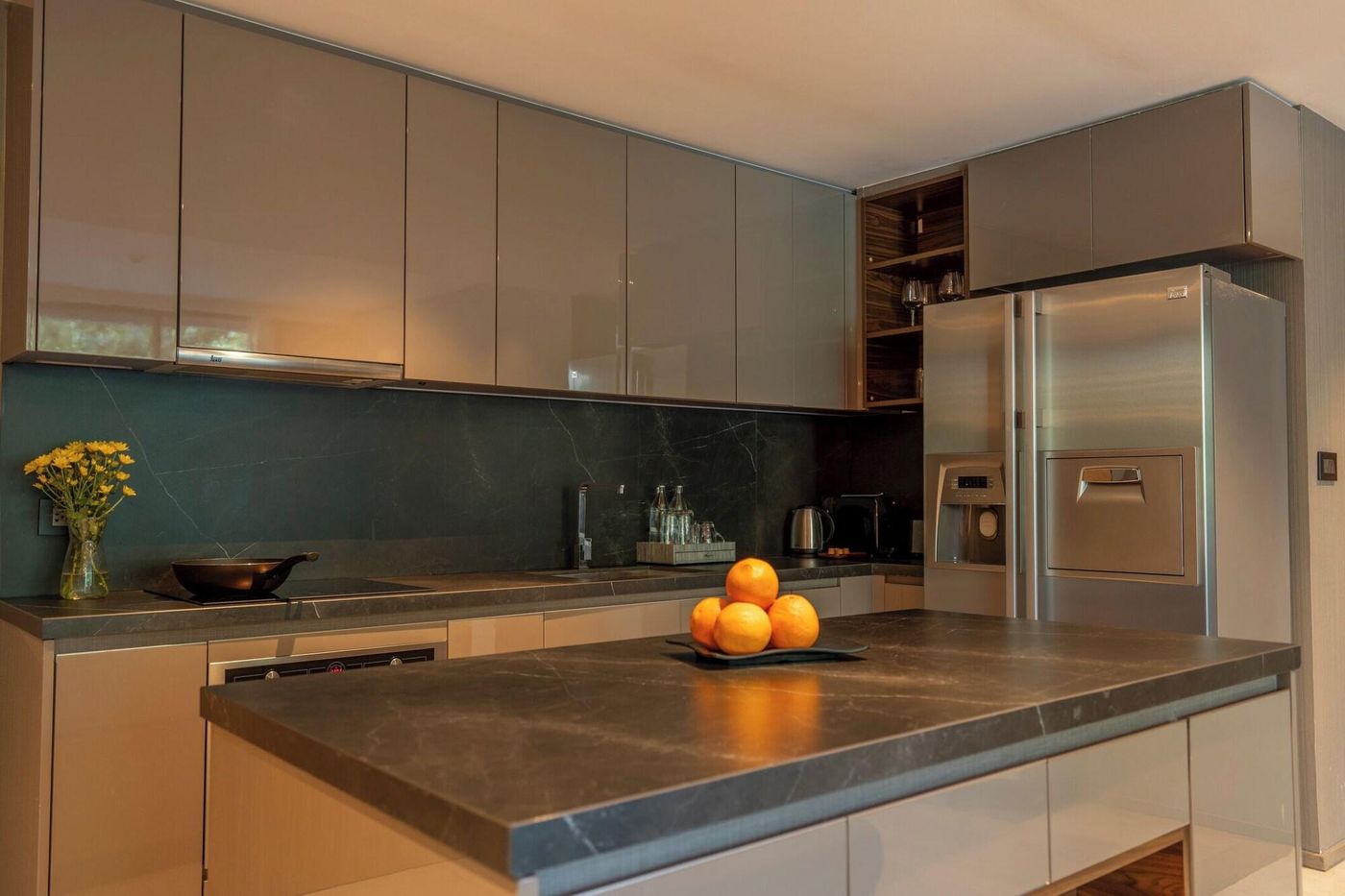 Walton-Suites-Sukhumvit-Room-14