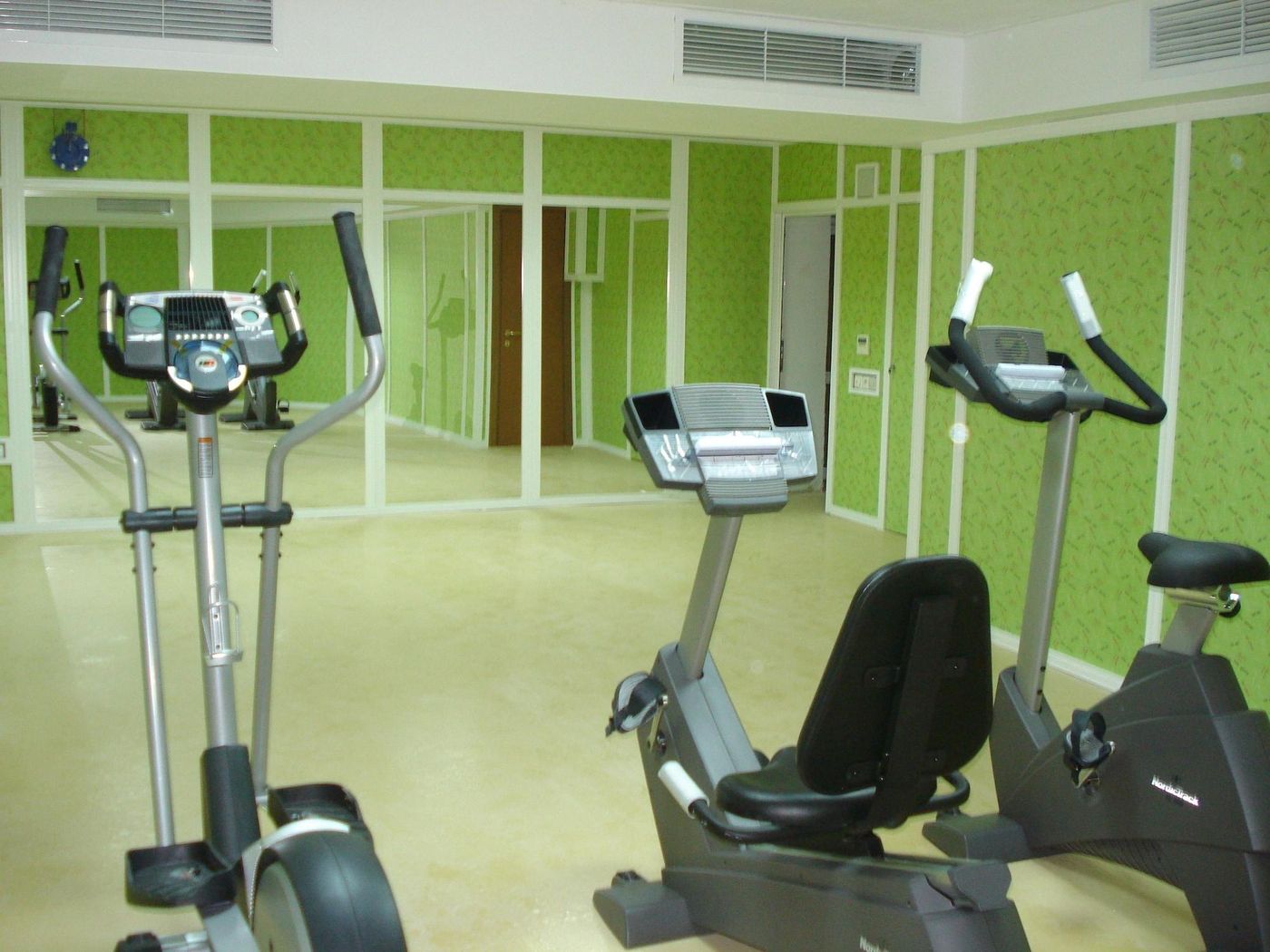 Monte Carlo Palace Suites - Romania - BUCHAREST - Sports and Entertainment - 0