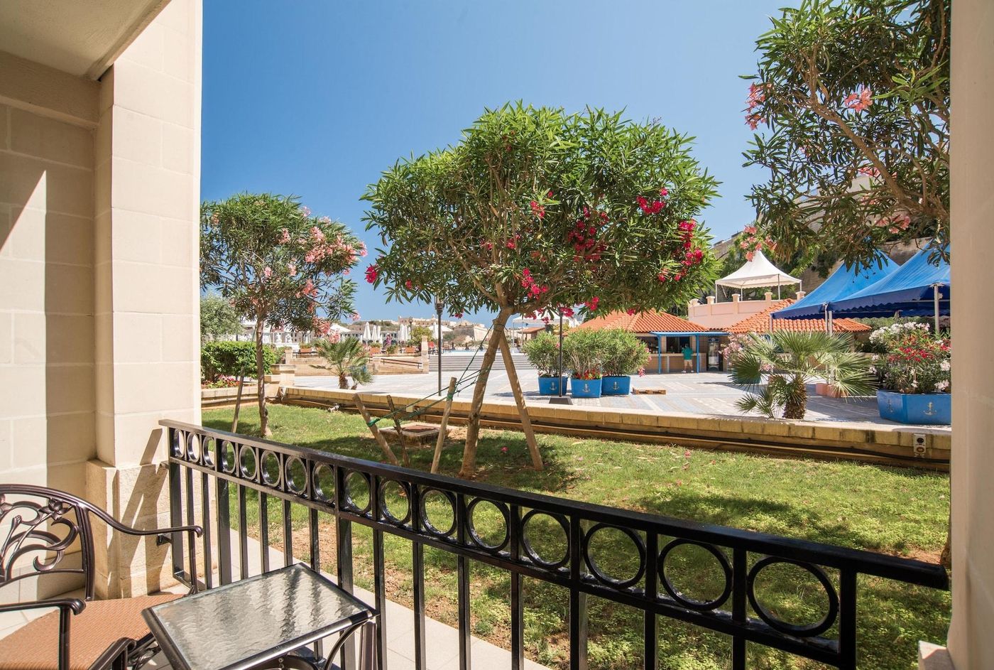 Excelsior-Grand-Hotel-Room-13