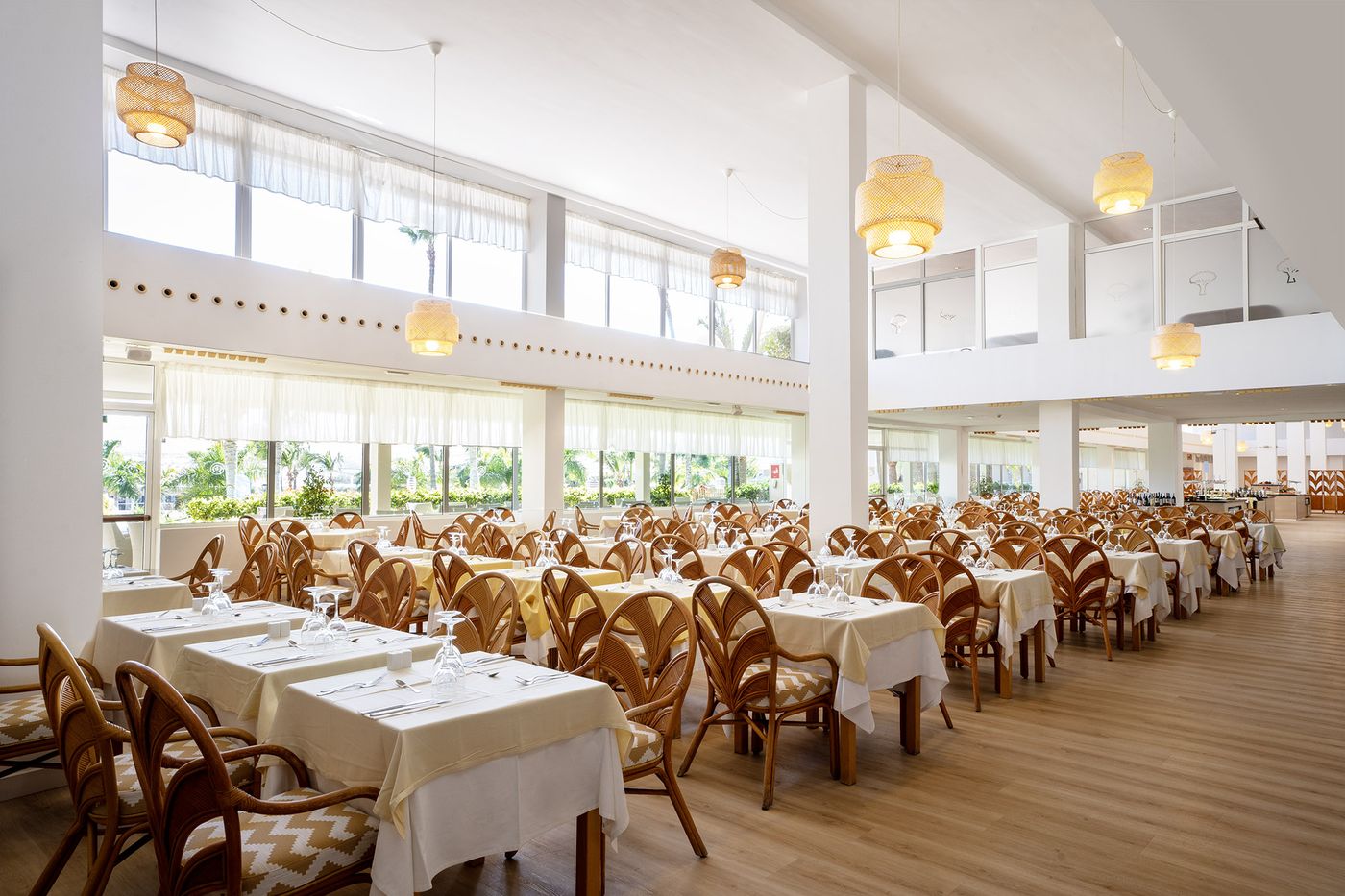 Hotel-LIVVO-Drago-Park-Restaurant-41