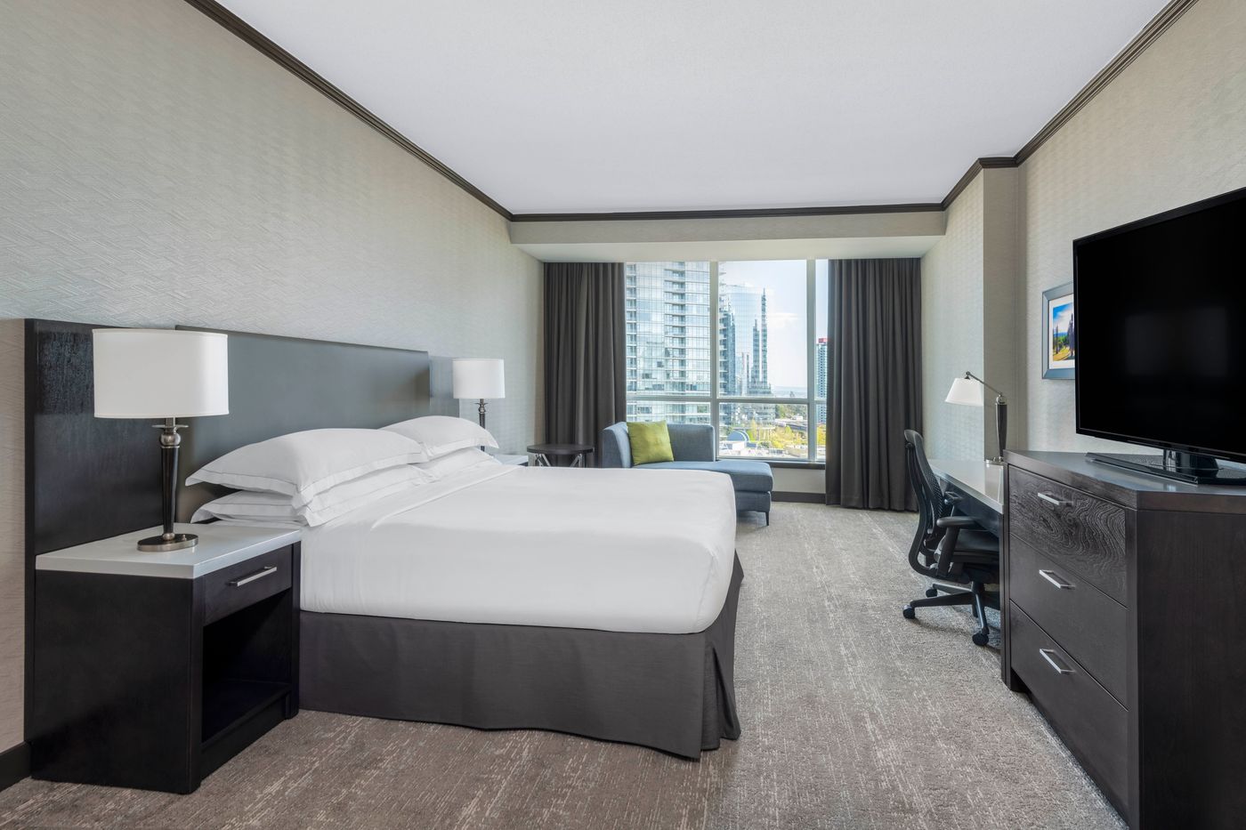 Hilton-Vancouver-Metrotown-Room-16