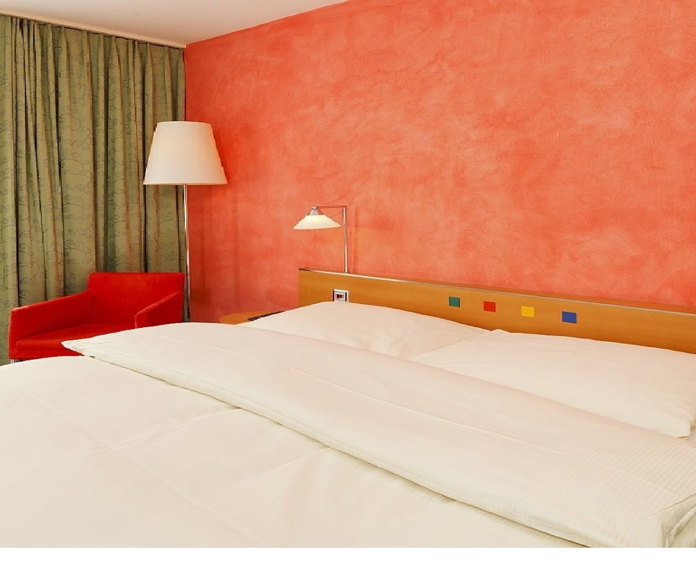 Metropol Hotel-Switzerland-BASEL-Room-5