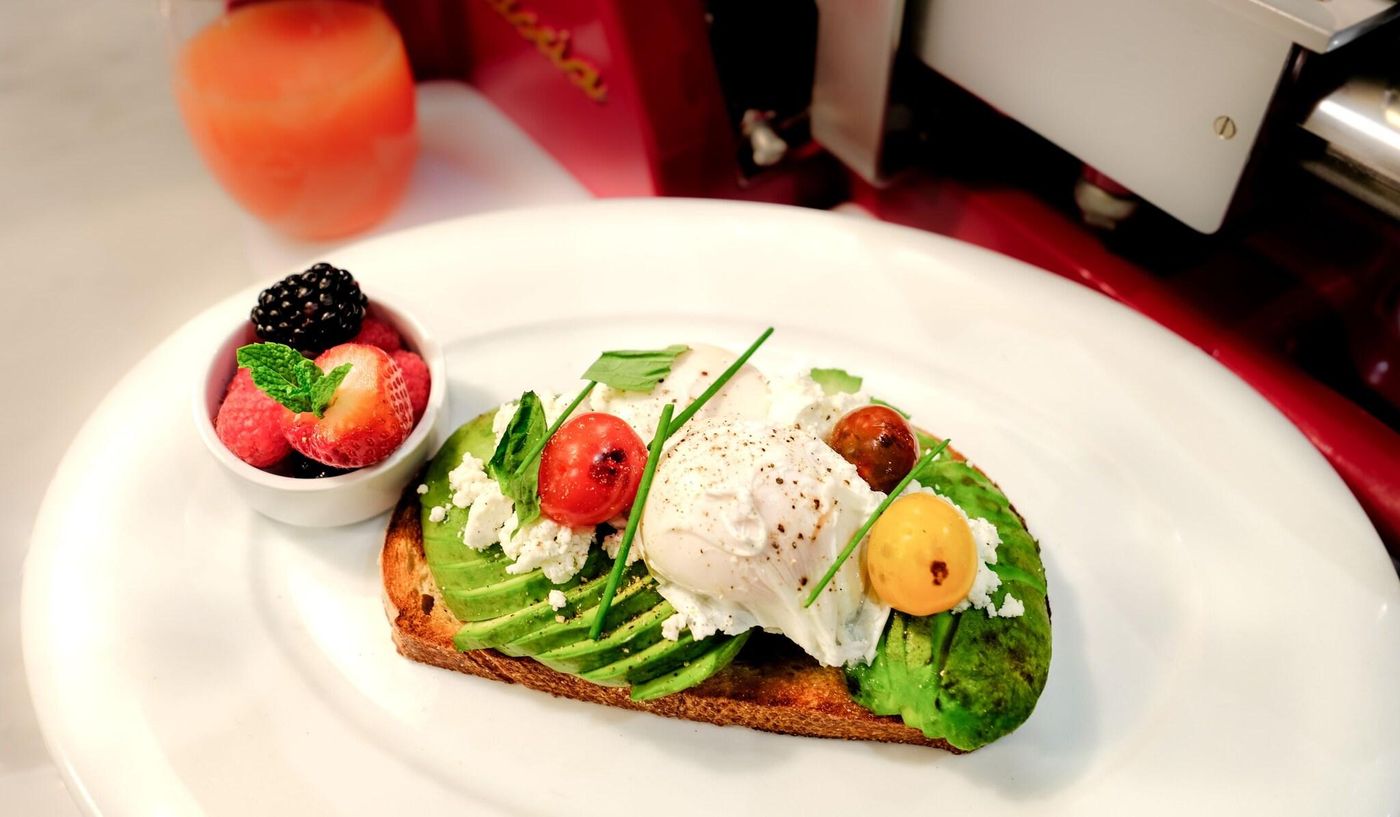 Century-Plaza-Hotel---Spa-Vancouver-Restaurant-88