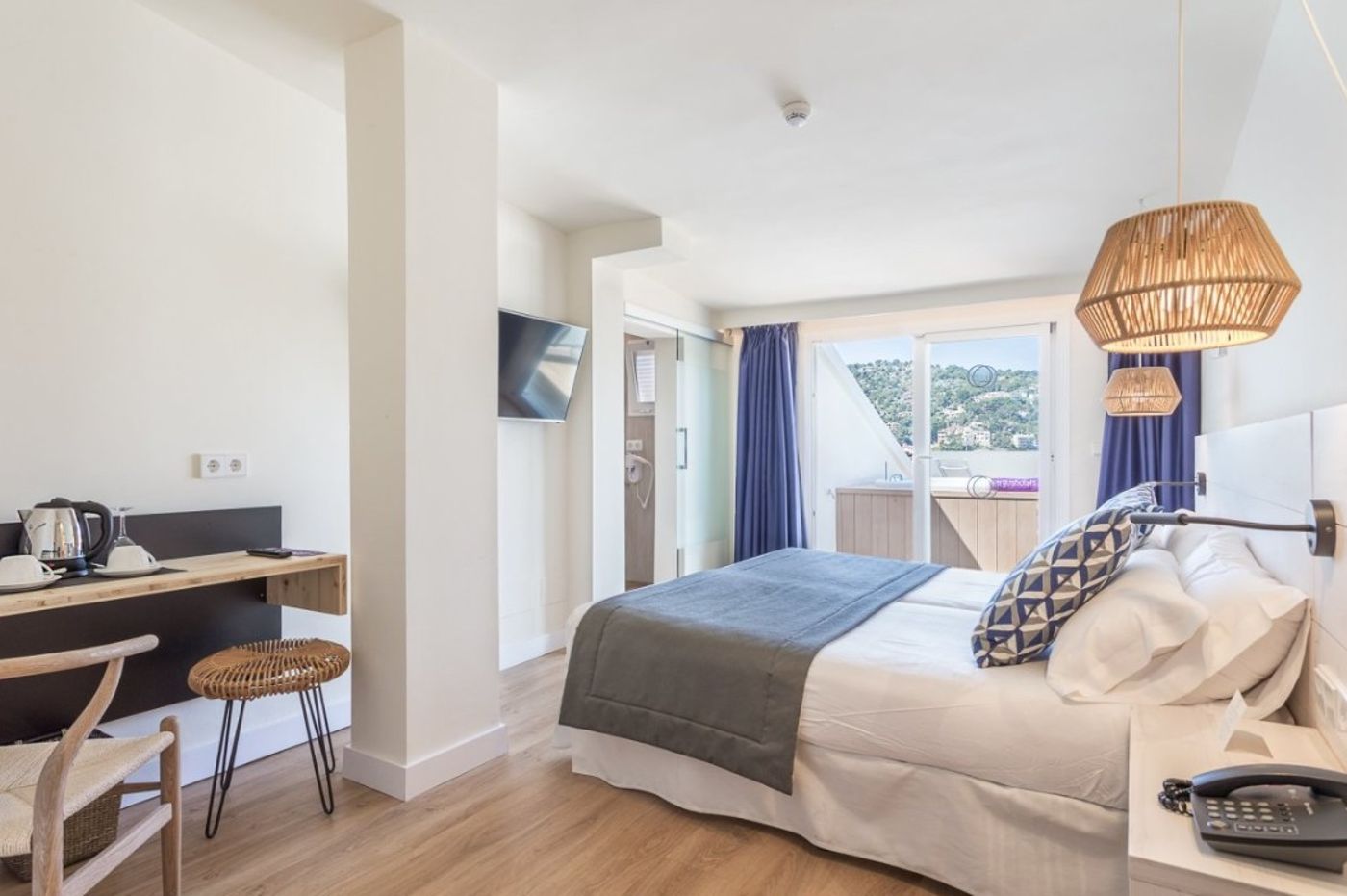 Fergus Style Soller Beach