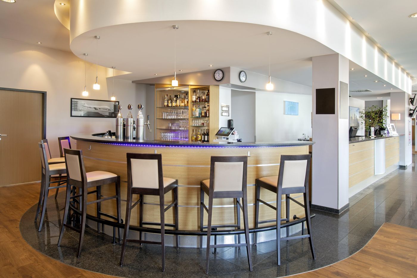 Holiday Inn Express Frankfurt Airport - Germany - MOERFELDEN-WALLDORF - Bar - 5