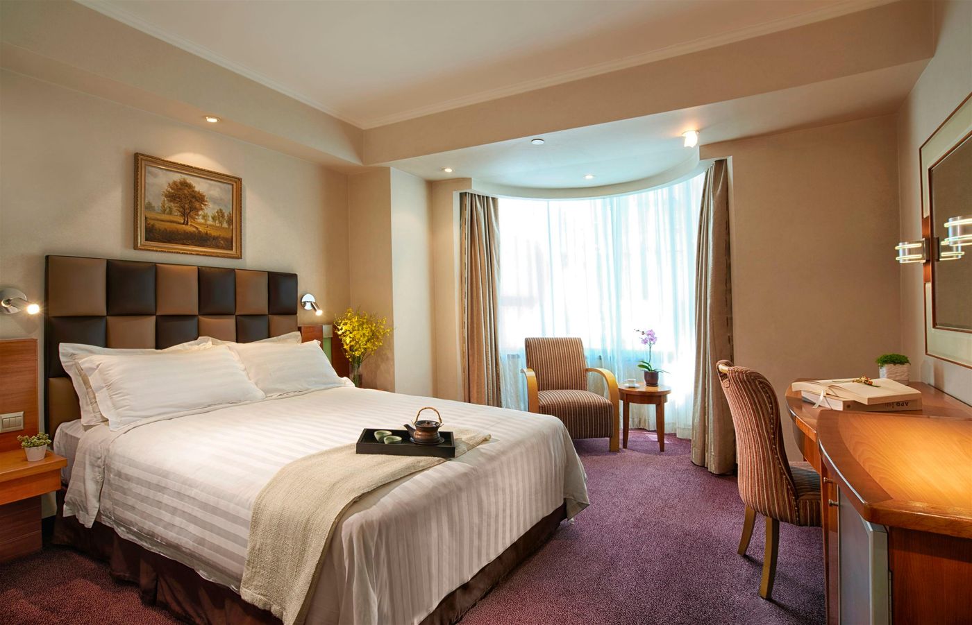 Wharney-Hotel-Room-8