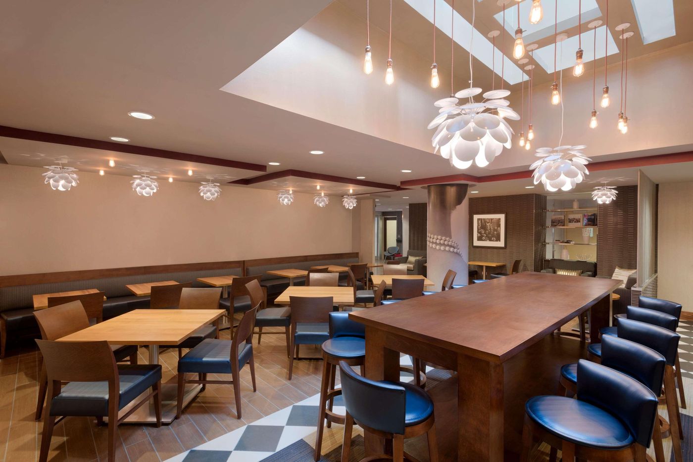 Hampton-Inn-New-York-Downtown-Restaurant-14