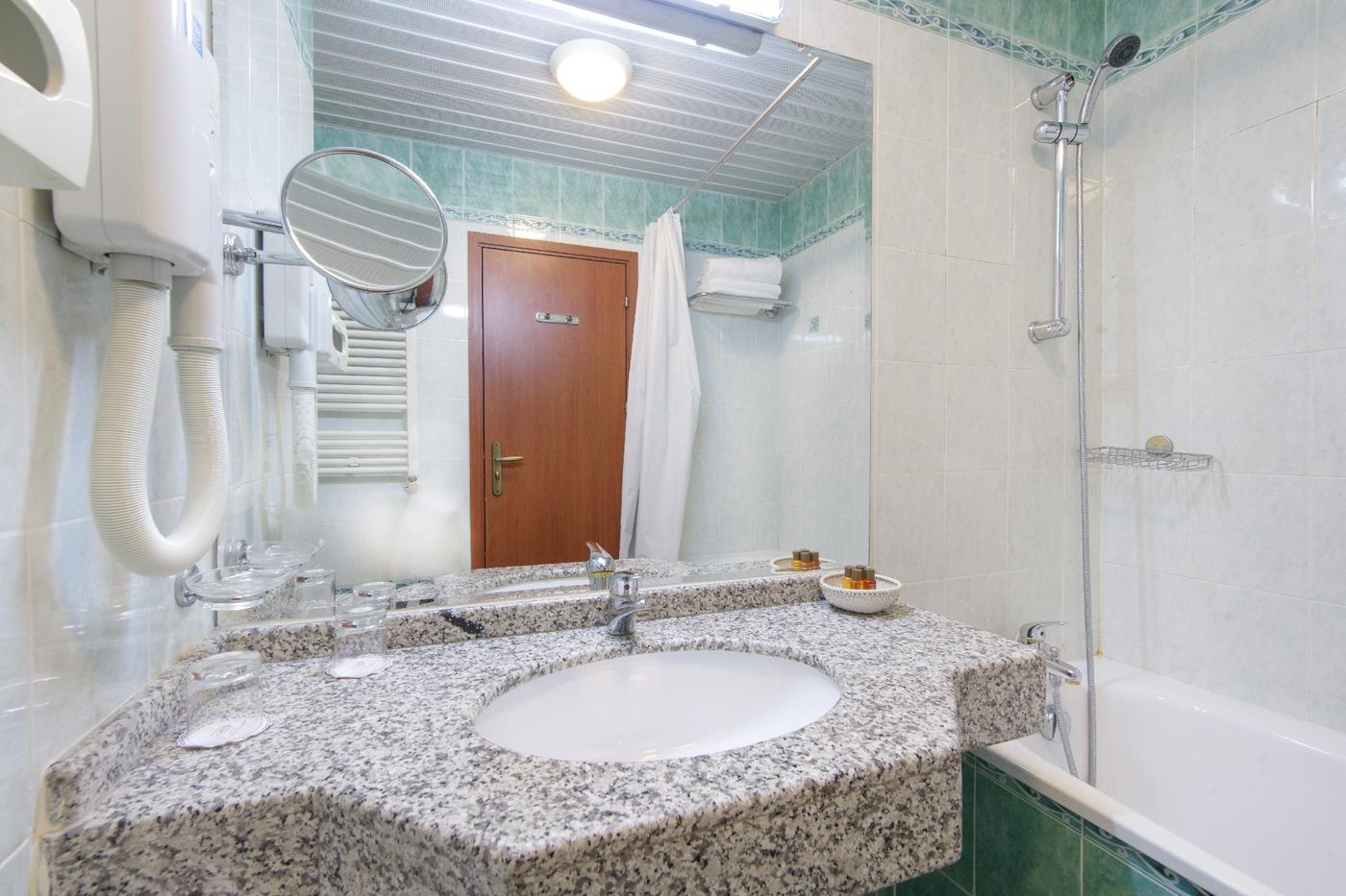 Downtown-Bulgaria-SOFIA-Room-5