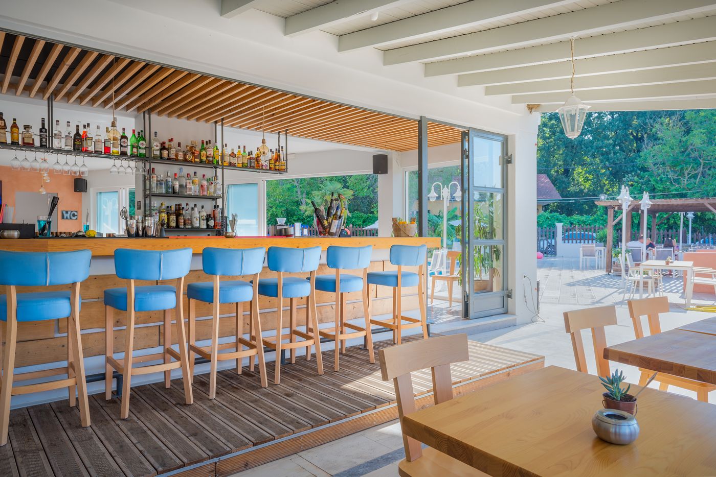 Dominoes-Aparthotel-Bar-32