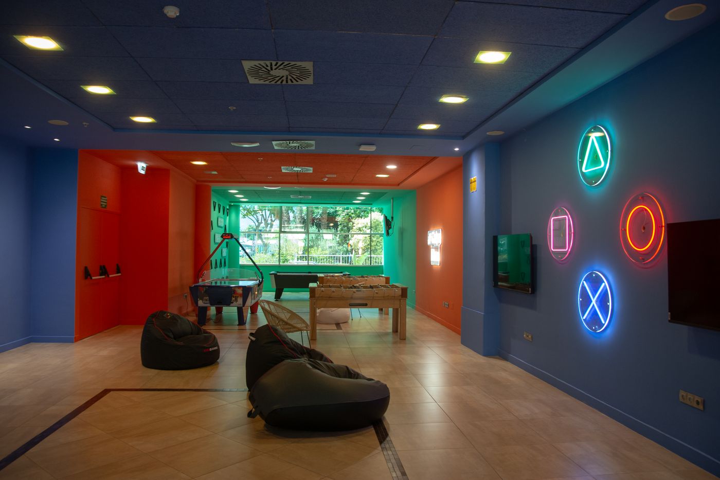 AR-Diamante-Beach-Sports-and-Entertainment-50