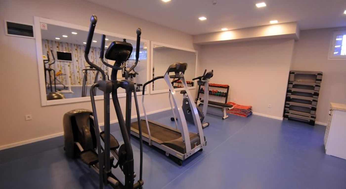 Sea Breeze Hotel & Apartments