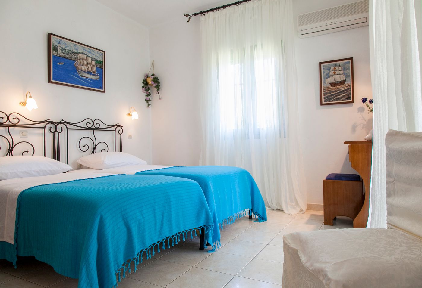 Monambeles-Villas-Room-31