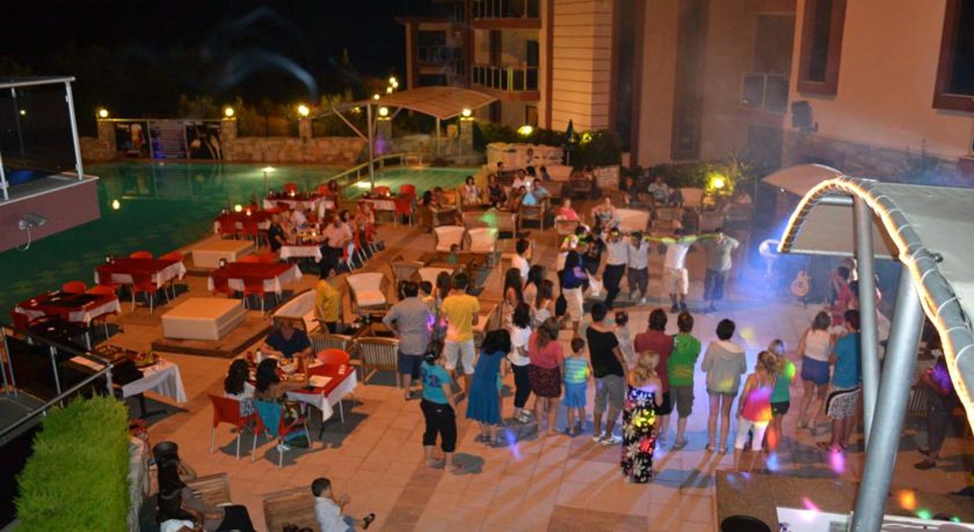 Whispering Sands Resort