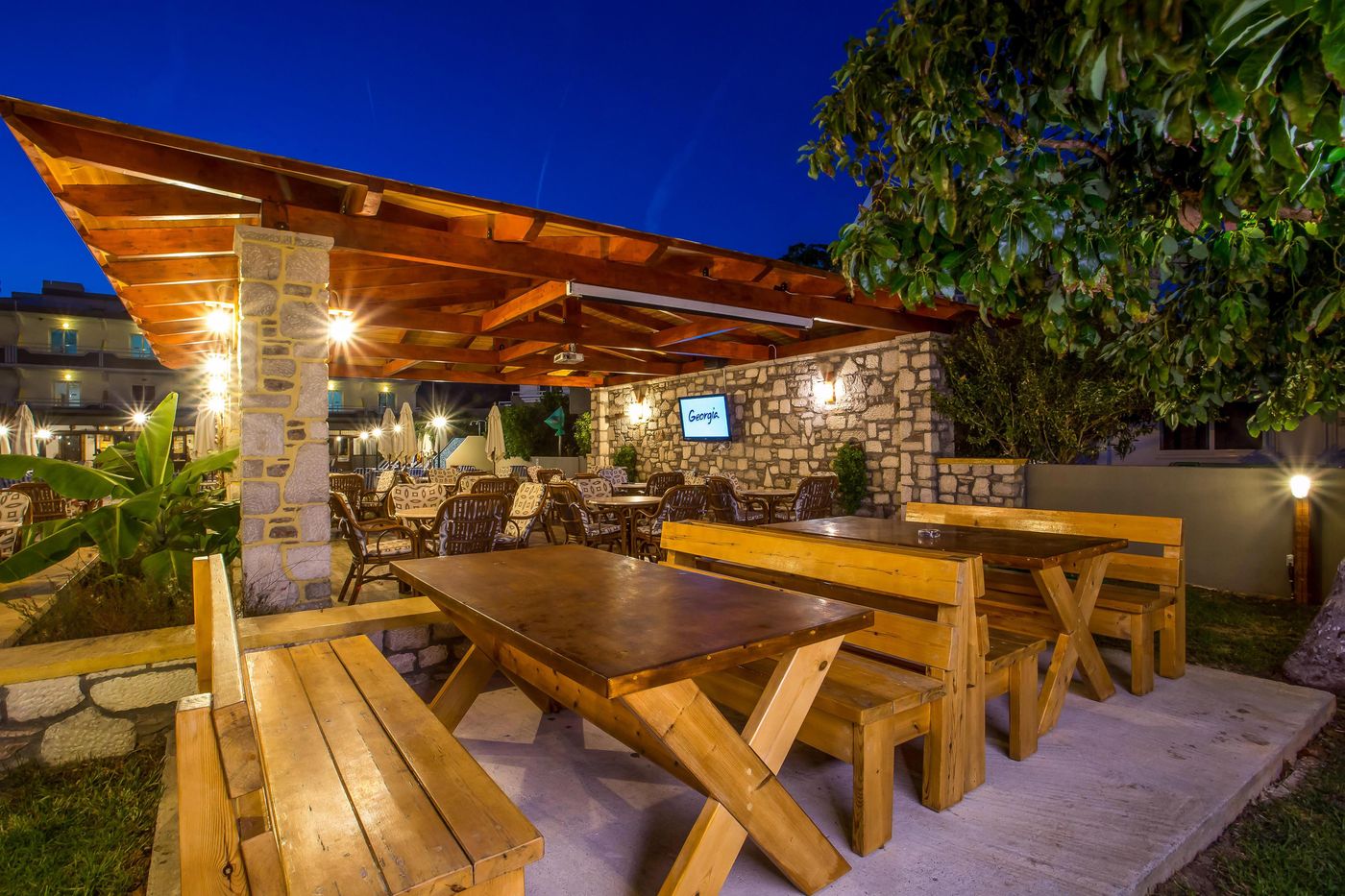 Georgia-Apartments-Bar-21