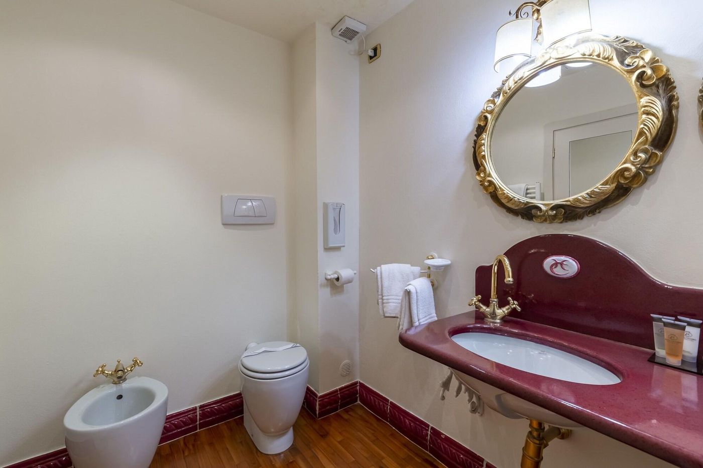 Columbia-Charming-Spa-Room-67