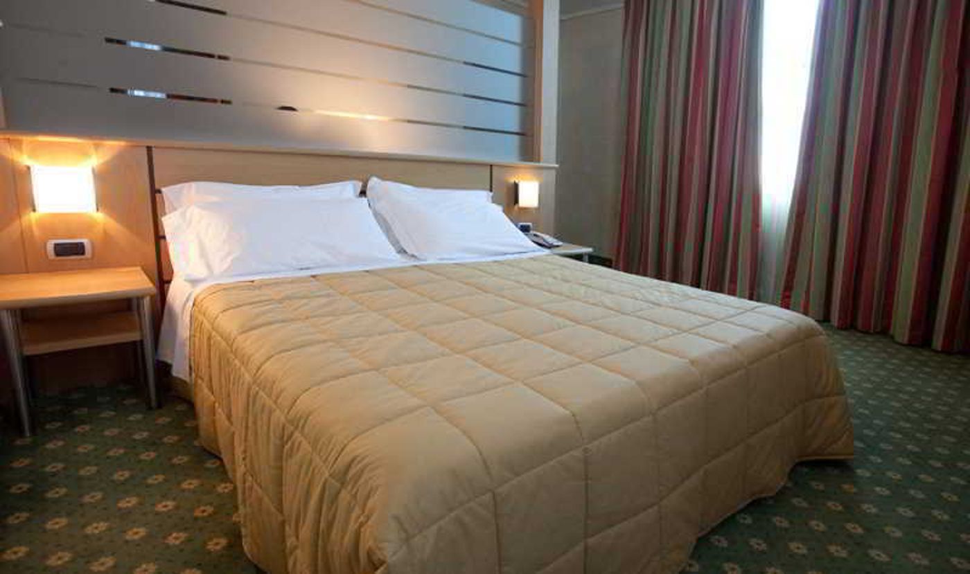 Garda Hotel-Italy-MONTICHIARI-Room-4