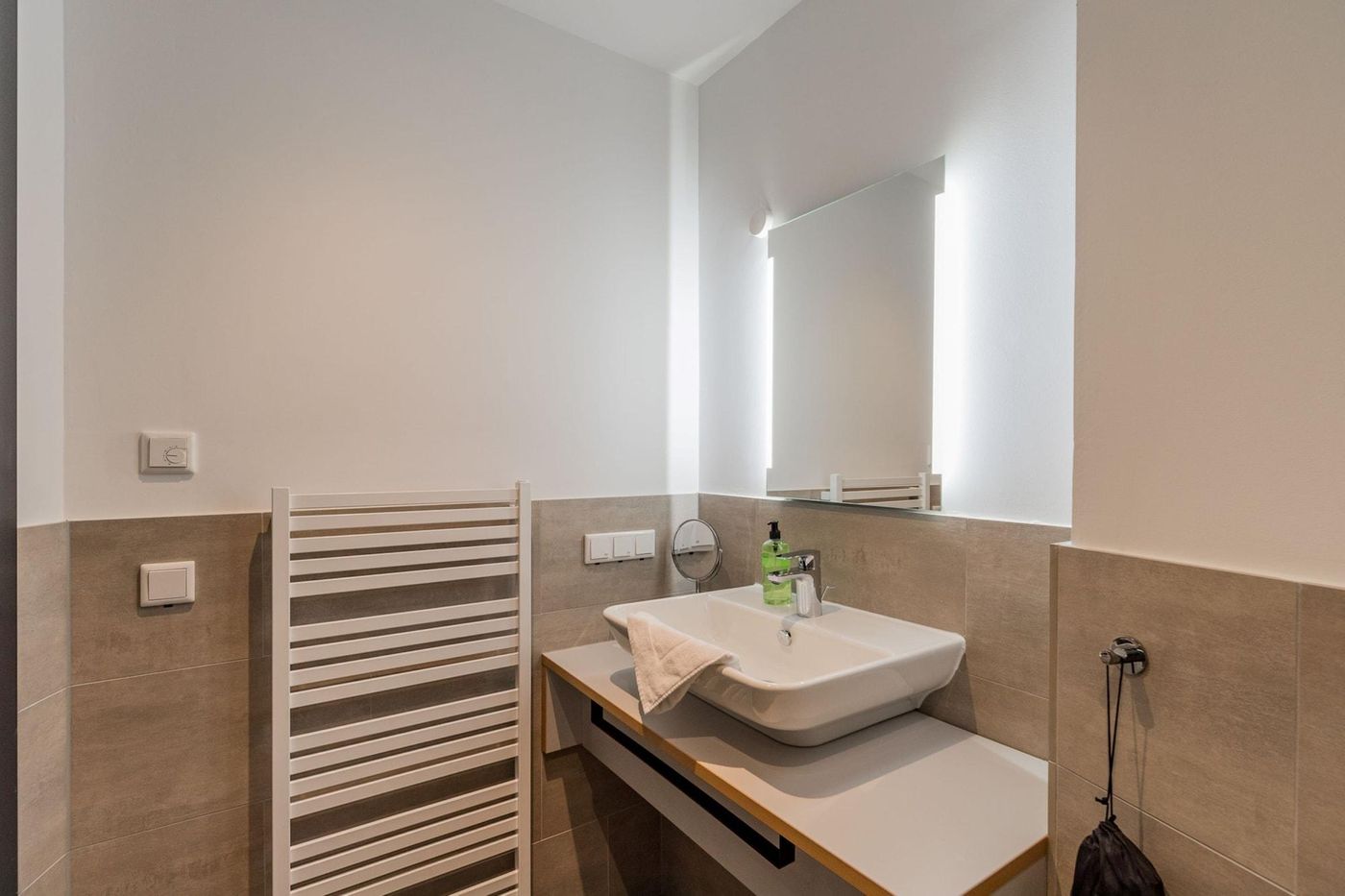 Nena-Apartments-Kreuzberg-61-Room-49