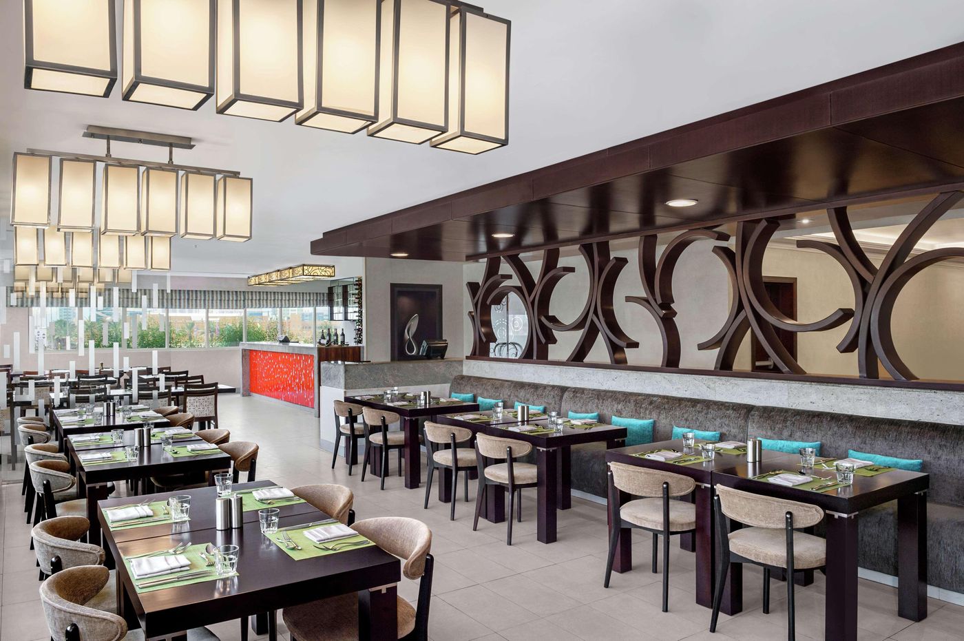 Doubletree-by-Hilton-Ras-Al-Khaimah-Restaurant-39