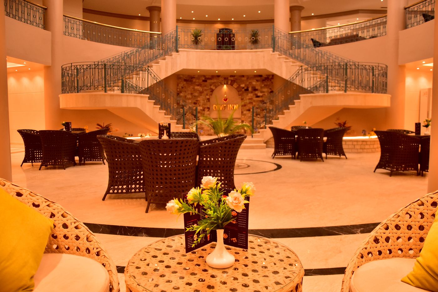 Dive-Inn-Resort-Bar-55