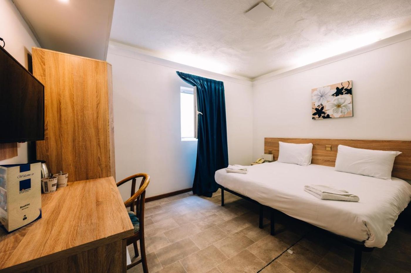 Primera-Hotel-Room-12